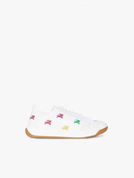 Sapatilha bordada