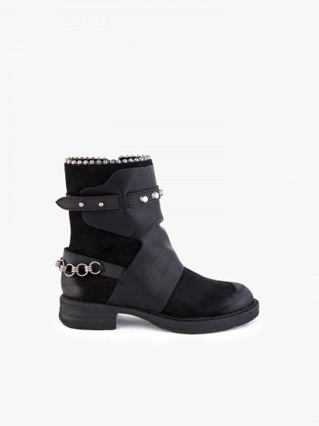 Botas com corrente
