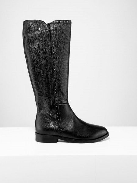 Botas de cano alto com aplica��es