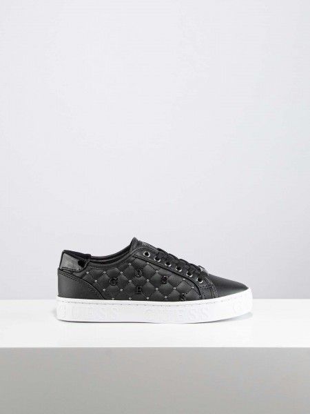 Sapatilhas acolchoadas com aplica��es