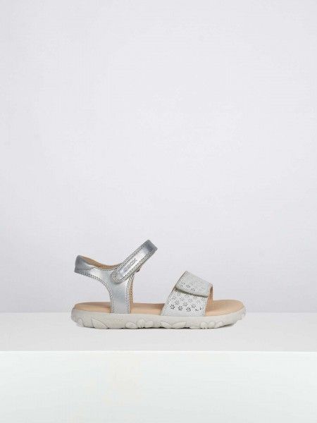 Sand�lias perfuradas