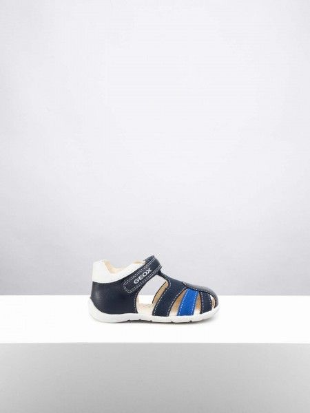 Sand�lias com tira de velcro