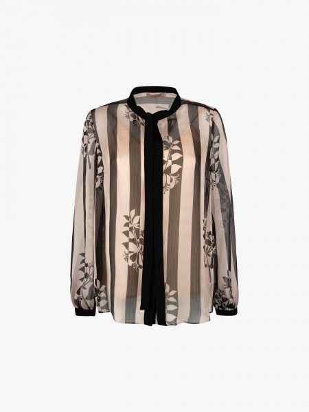 Blusa fluida com la�ada