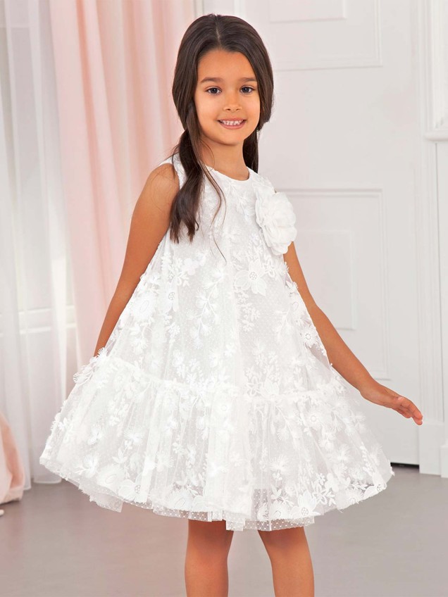 Vestido com bordado floral