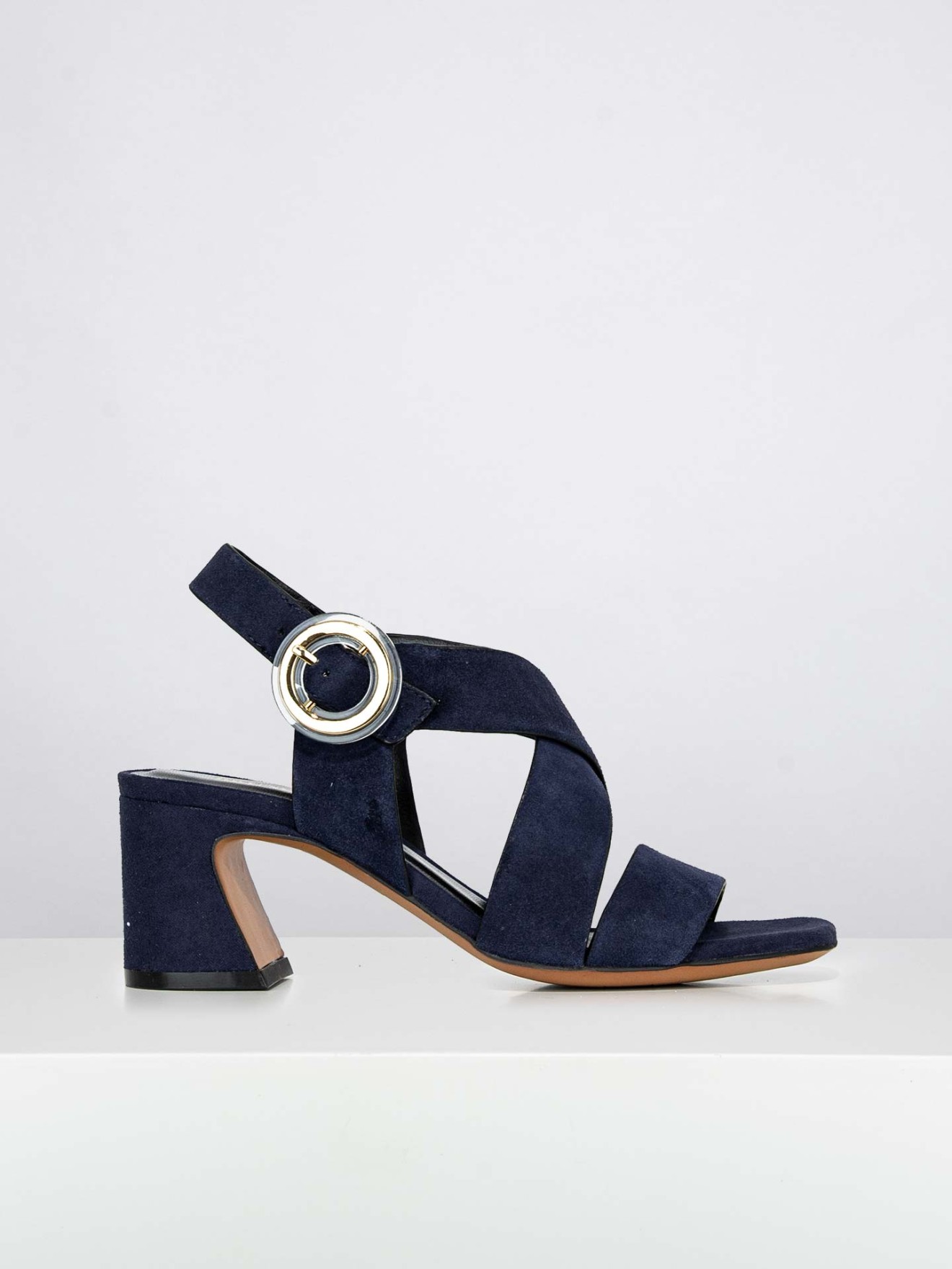 Sandálias salto largo