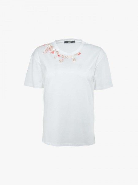 T-shirt com missangas