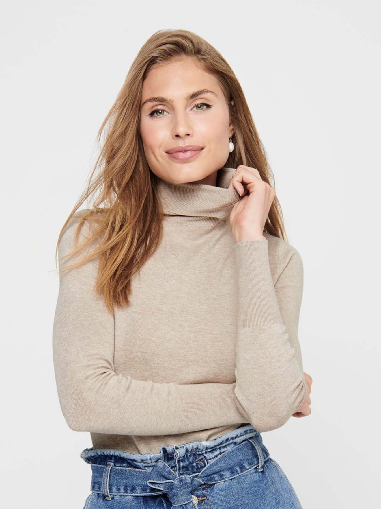 Camisola de gola alta básica