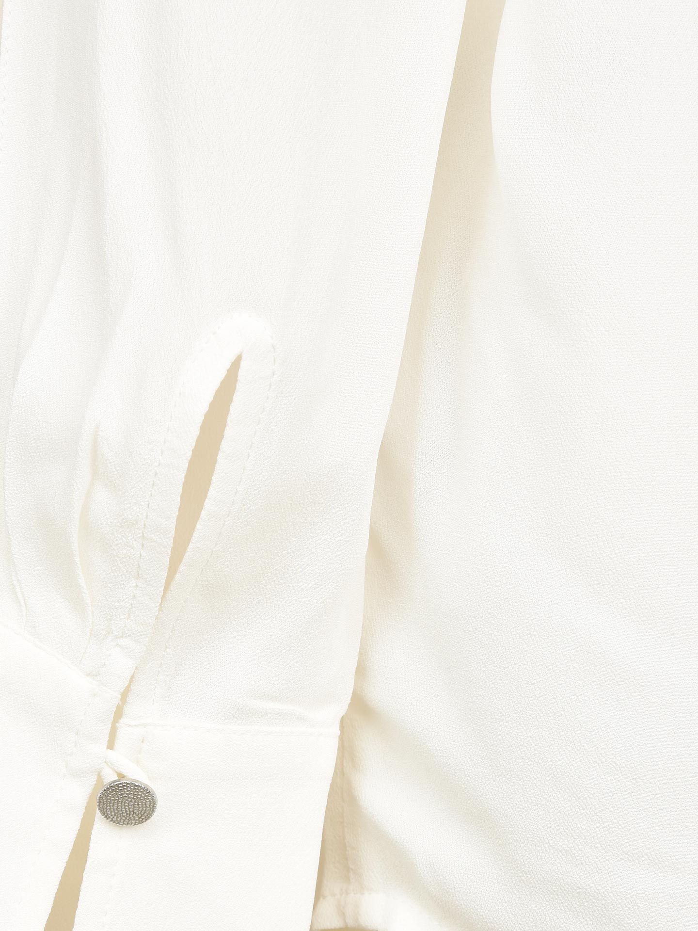 Blusa com Botão Jóia