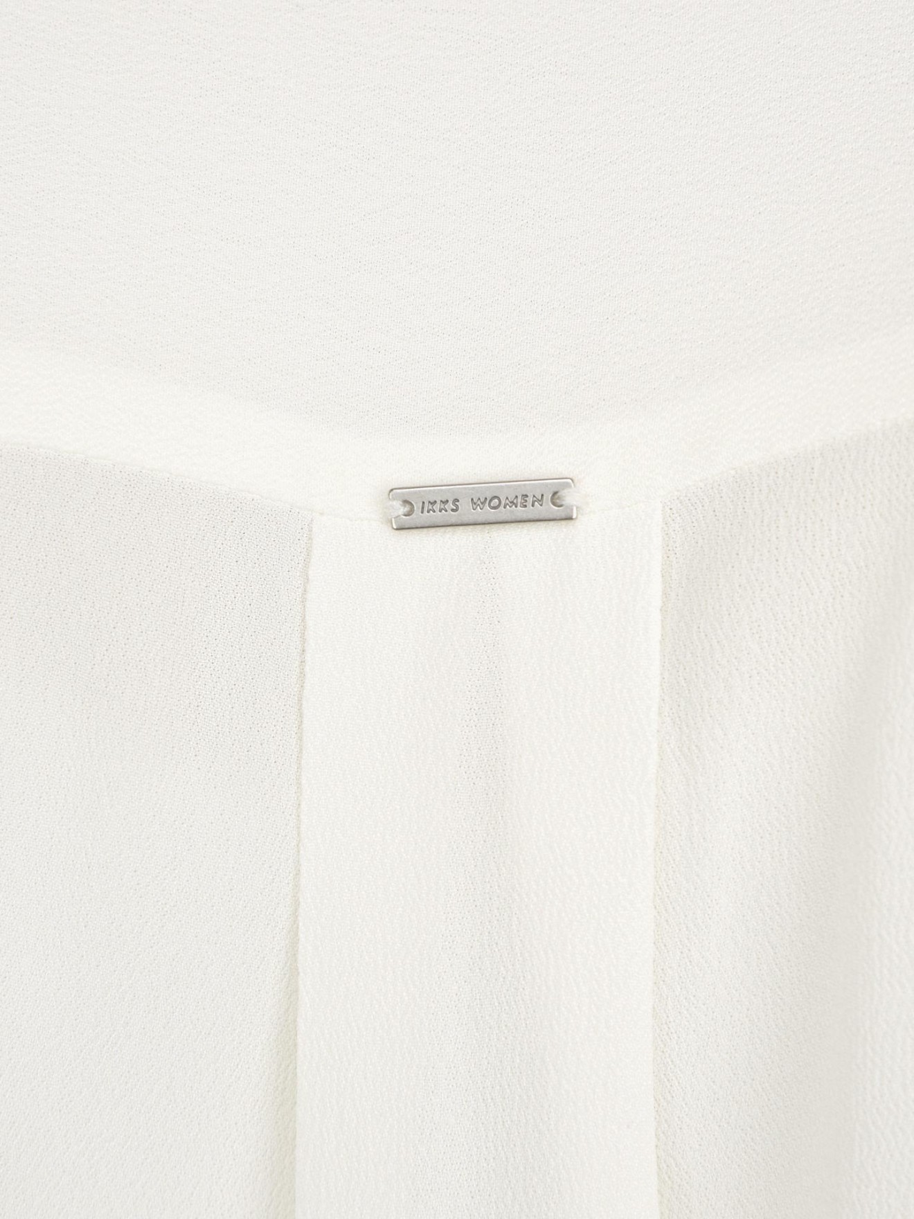 Blusa com Botão Jóia