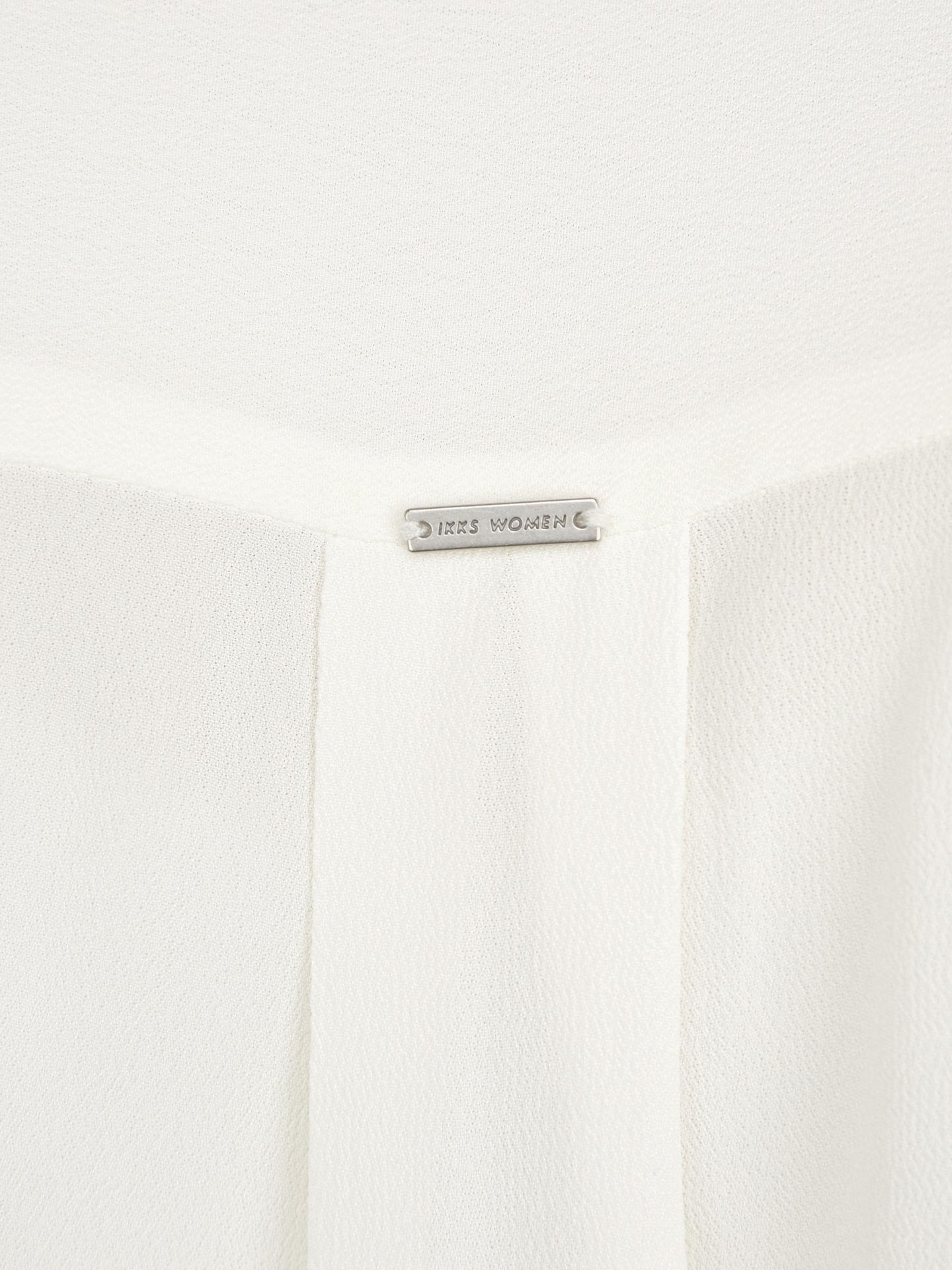 Blusa com Botão Jóia