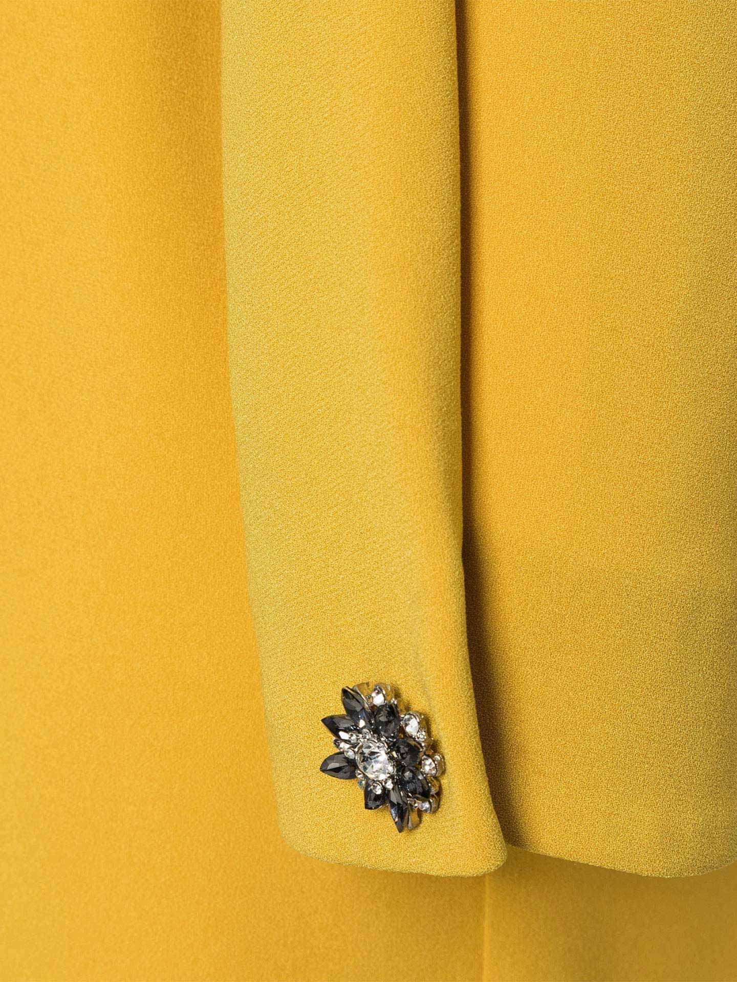 Vestido mangas evasê