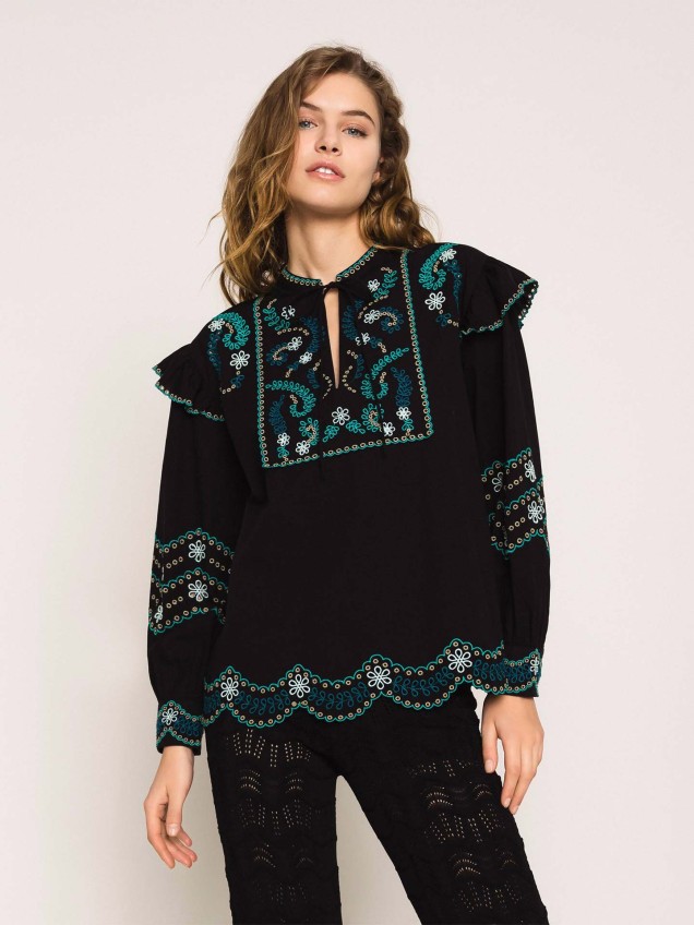 Blusa com Bordado Inglês