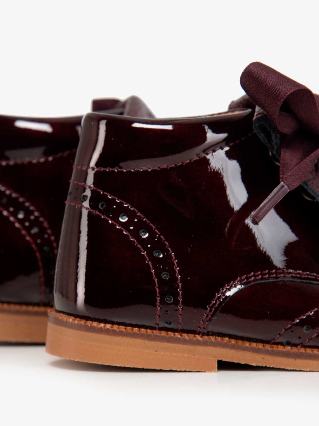 Botas Brogue com Laçada