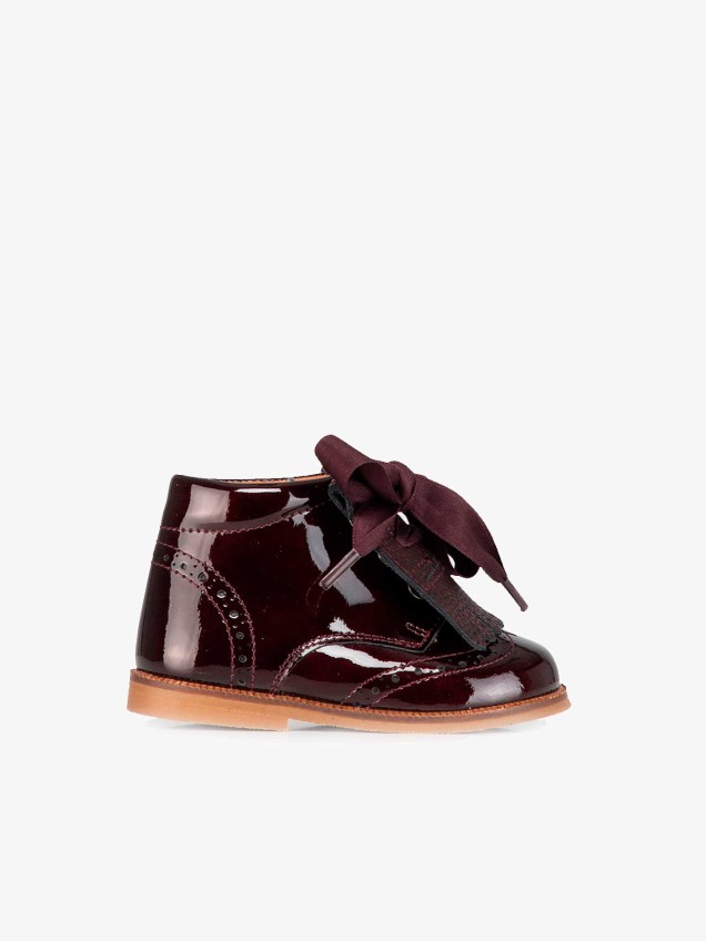 Botas Brogue com Laçada