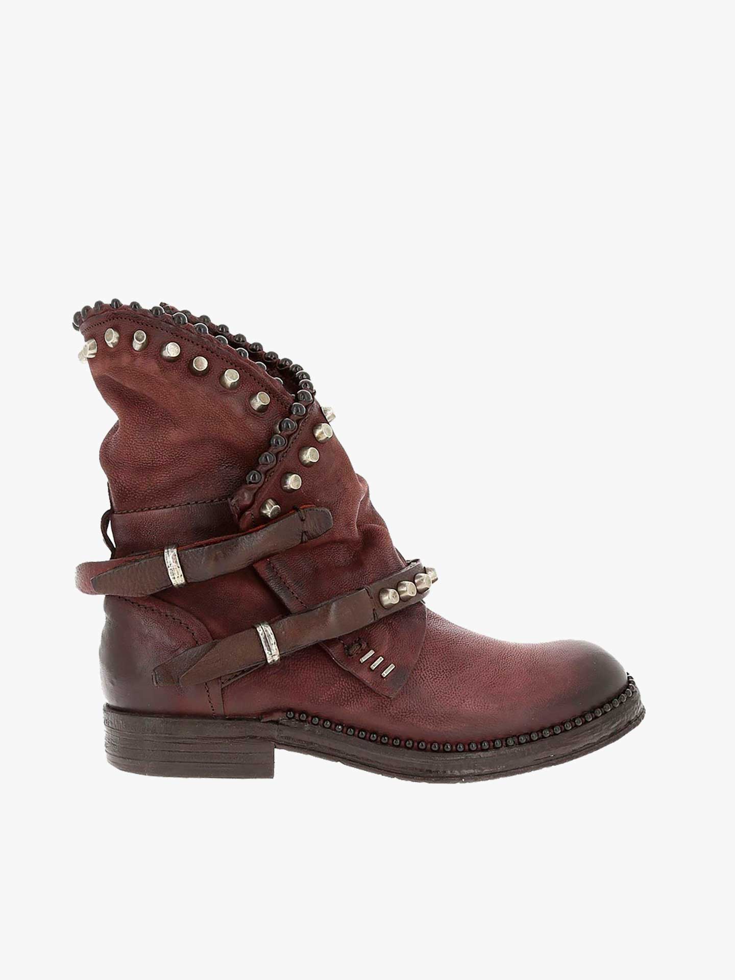 Botins com Fivela e Aplicações