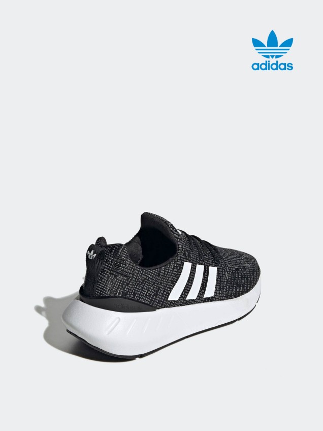 Sapatilhas Swift Run 22