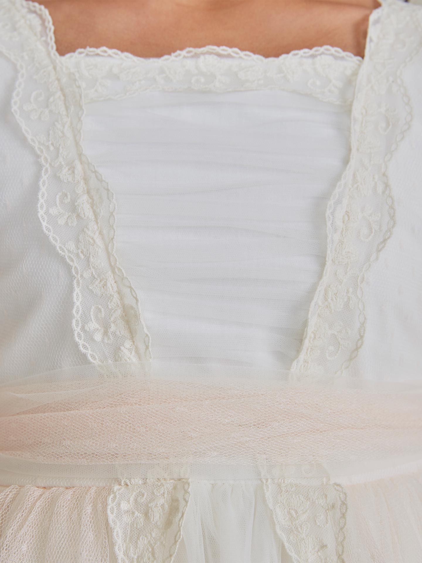 Vestido de Cerimónia em Tule Bordado