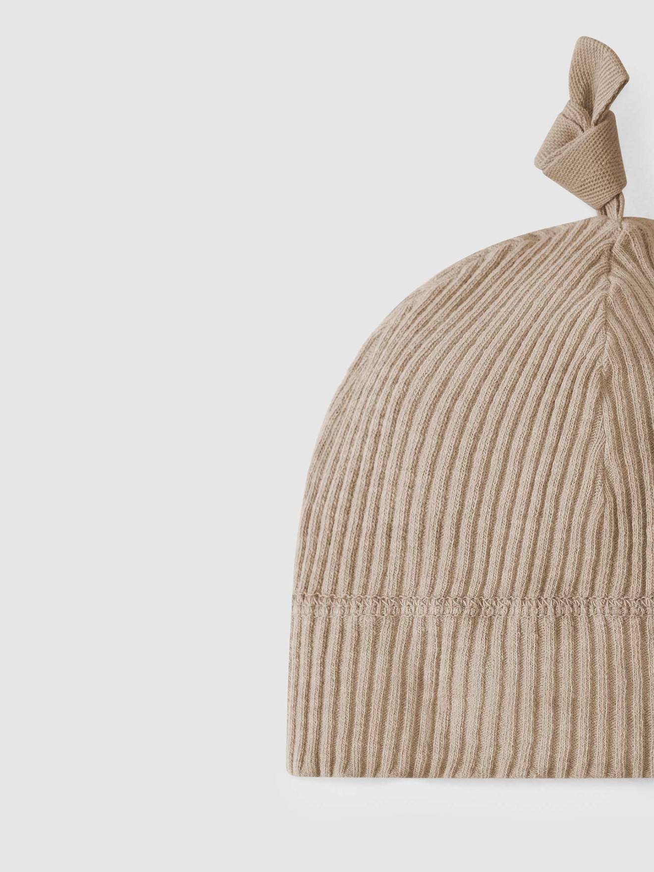 Gorro em malha canelada