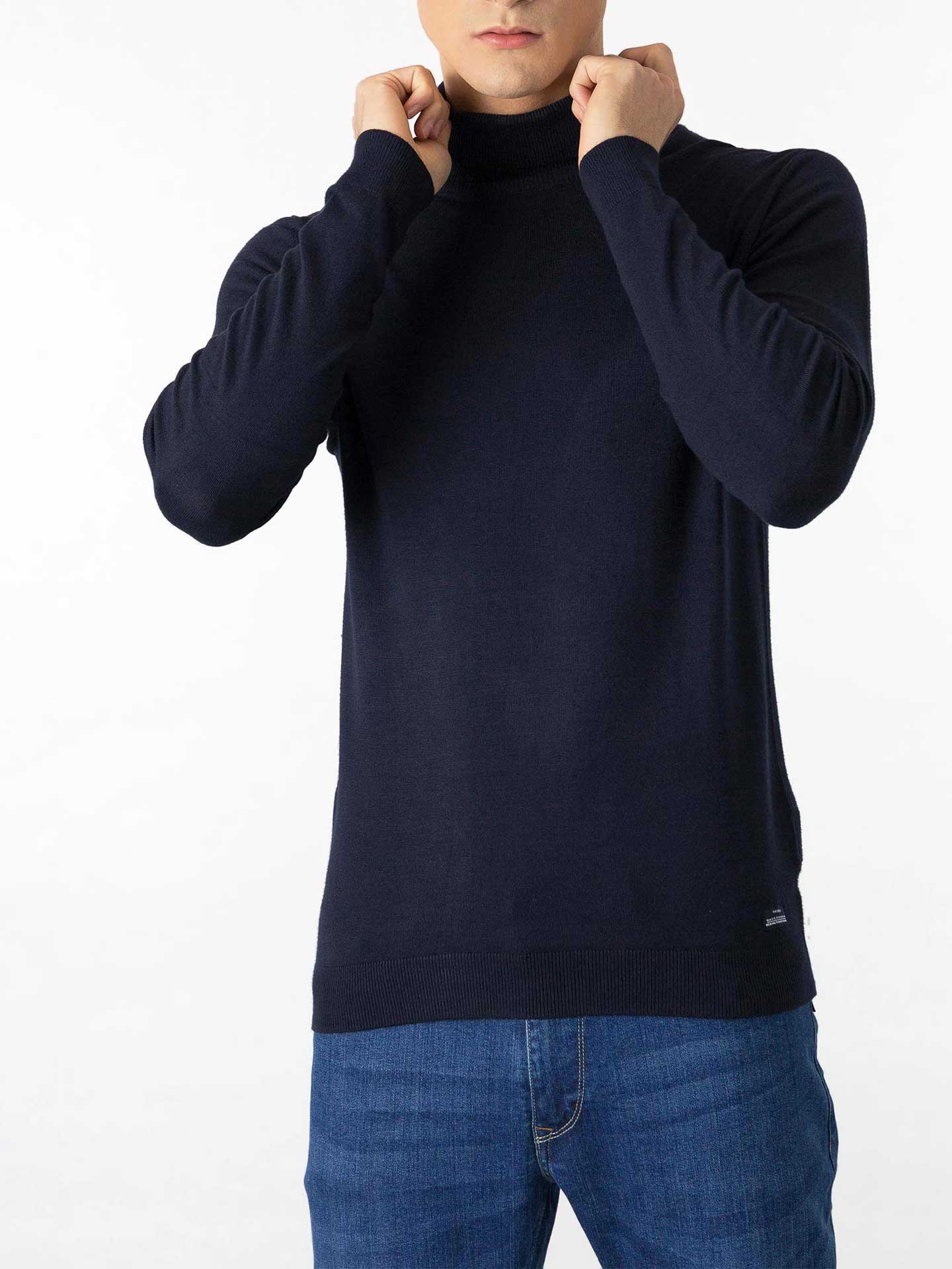 Camisola de Malha Gola Alta