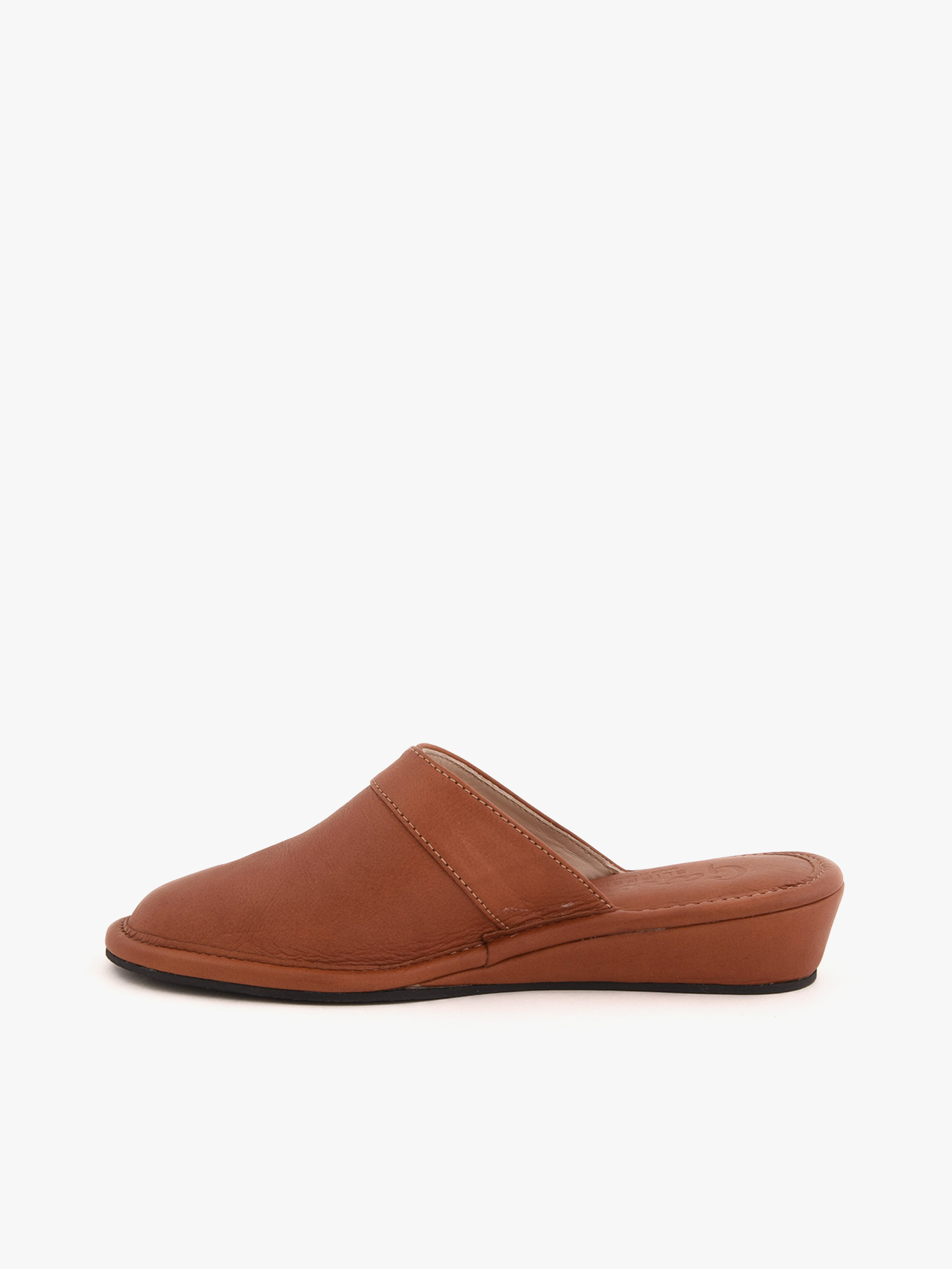 Chinelos de Casa em Pele com Salto