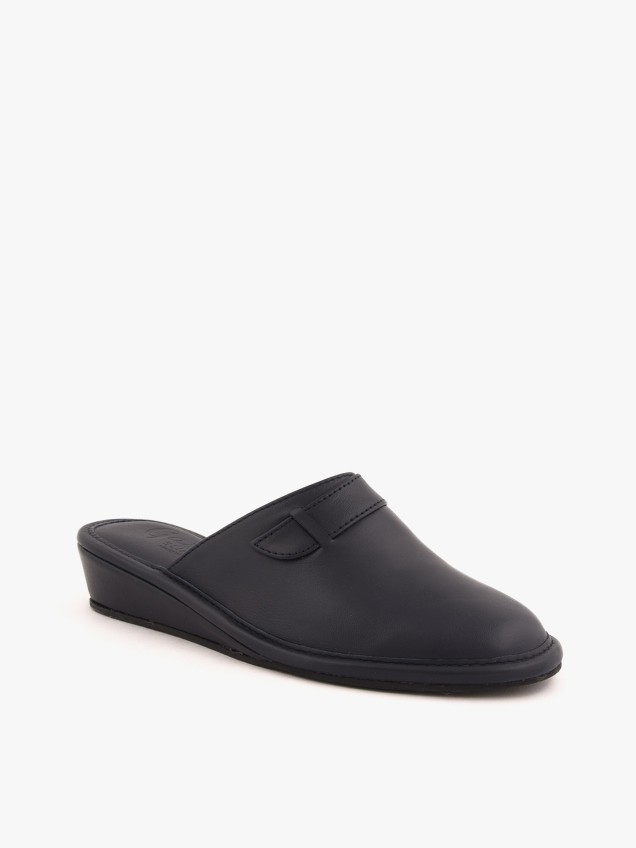 Chinelos de Casa em Pele com Salto