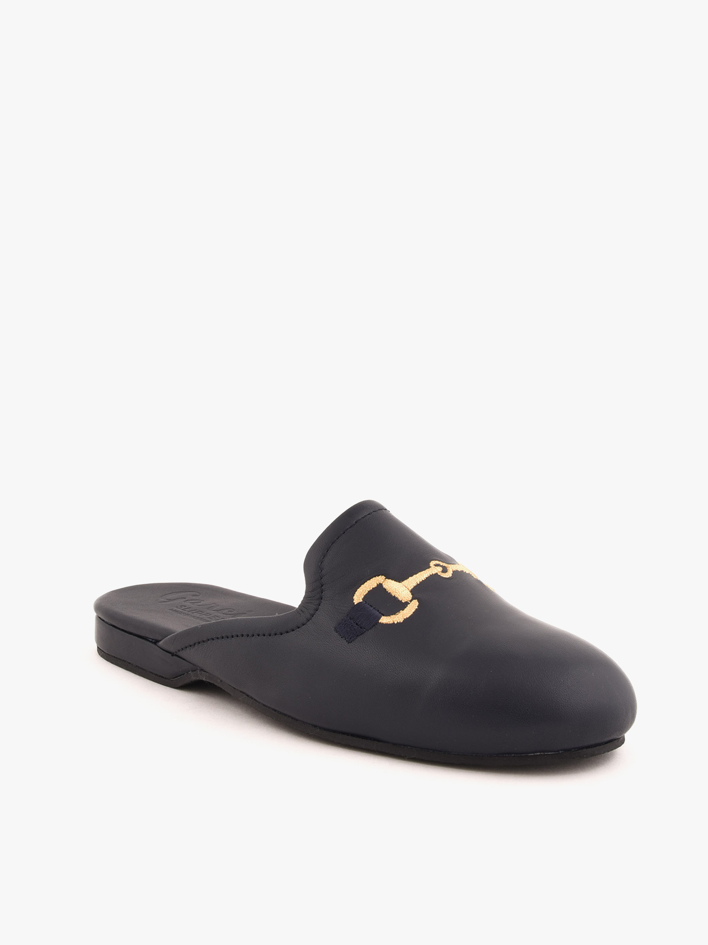 Chinelos de Casa em Pele