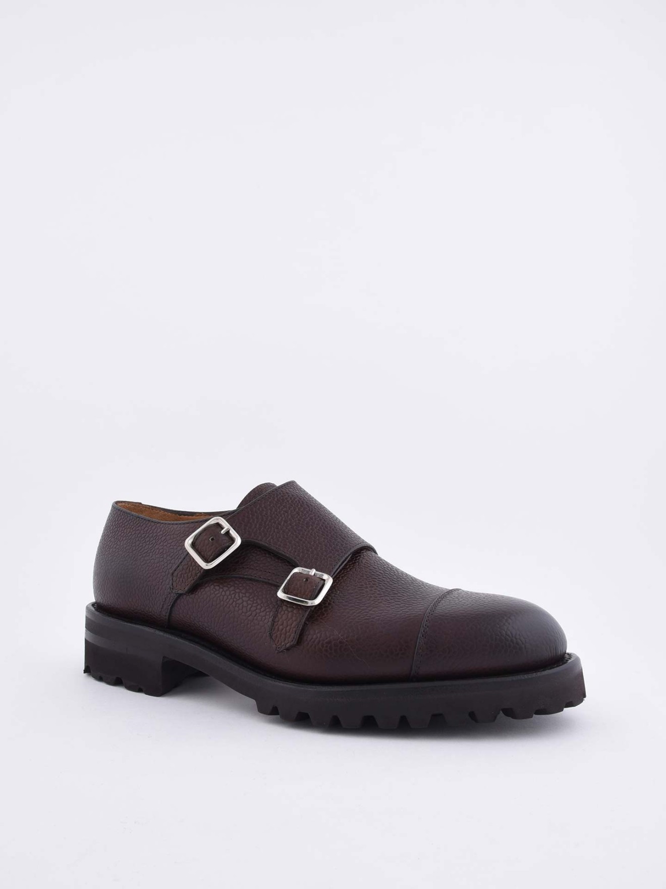 Sapatos com Fivelas
