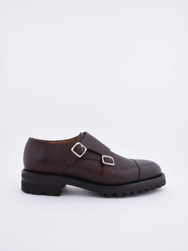 Sapatos com Fivelas