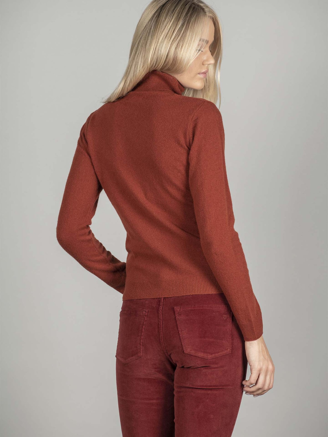 Camisola de Gola Alta