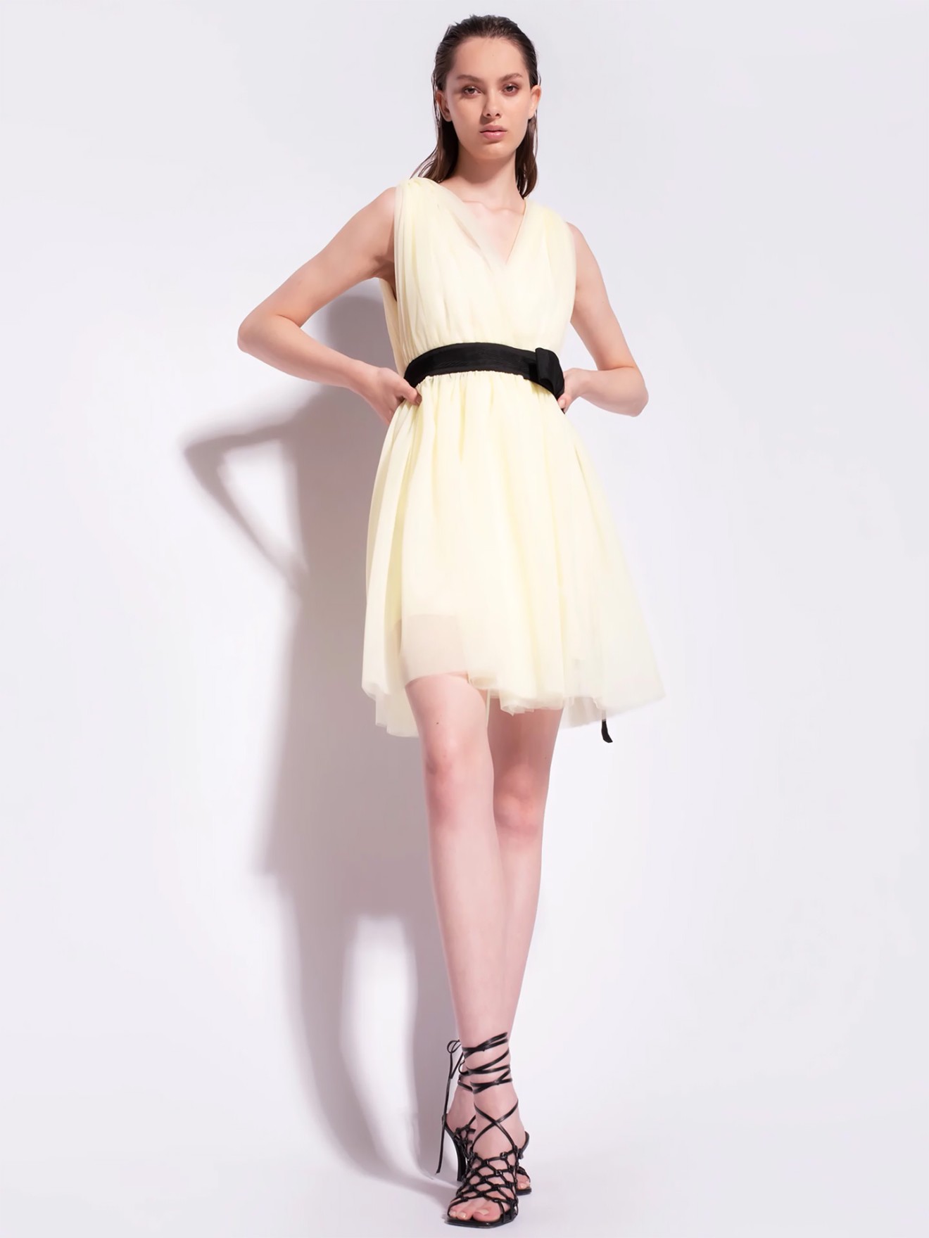 Mini Vestido em Tule