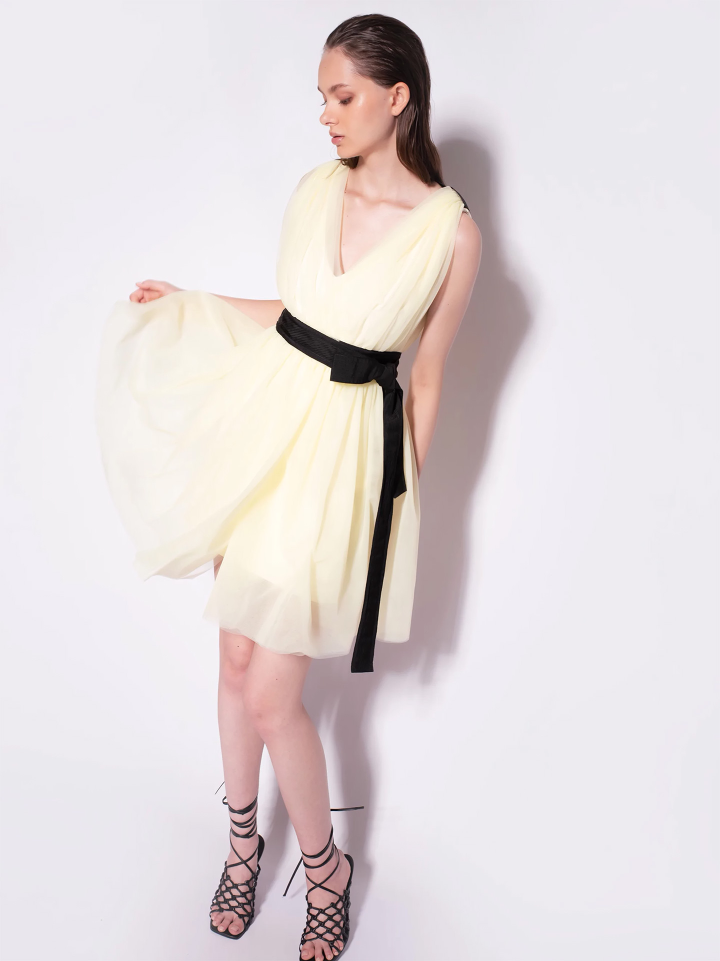 Mini Vestido em Tule