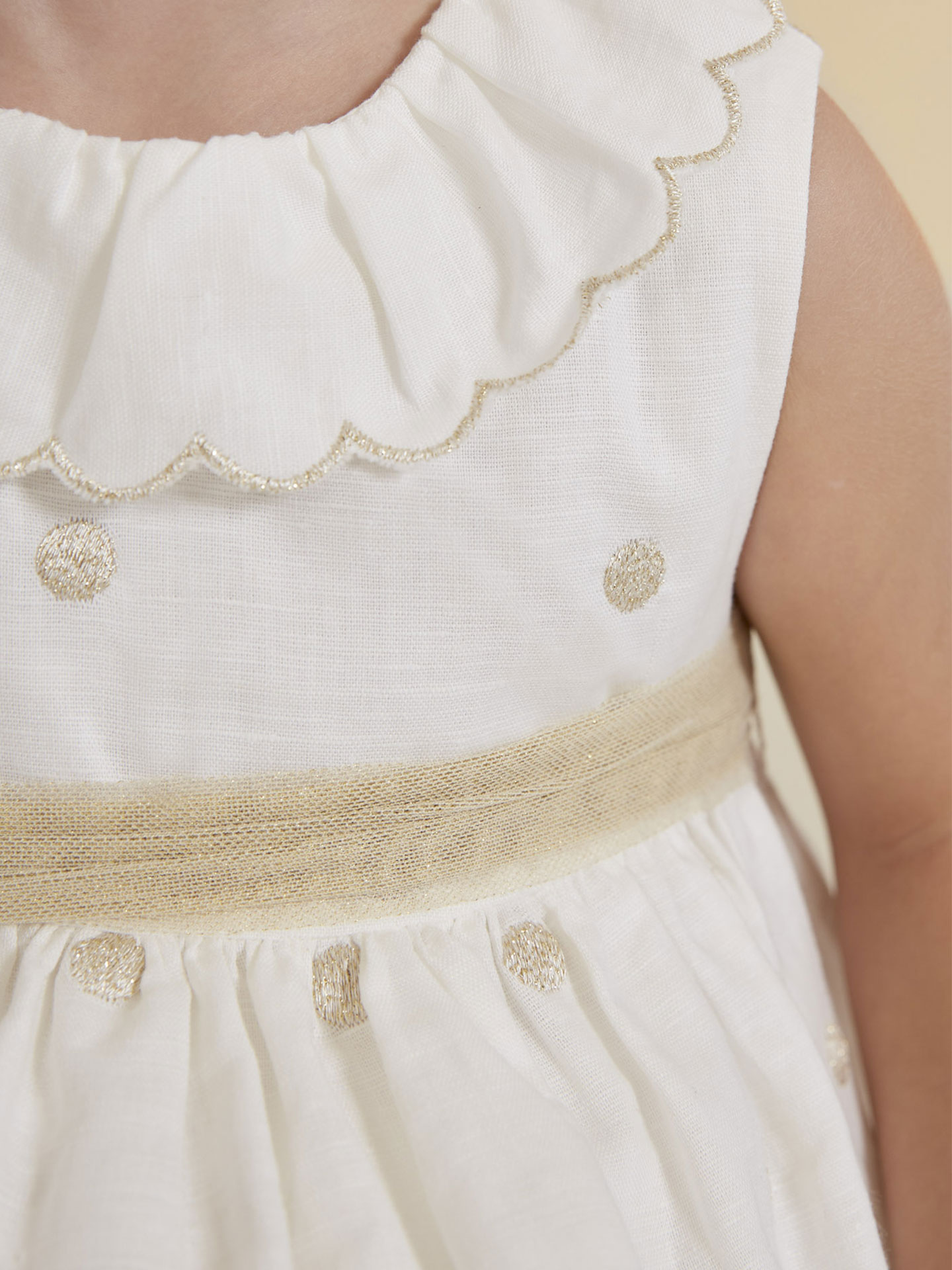 Vestido de Linho Bordado