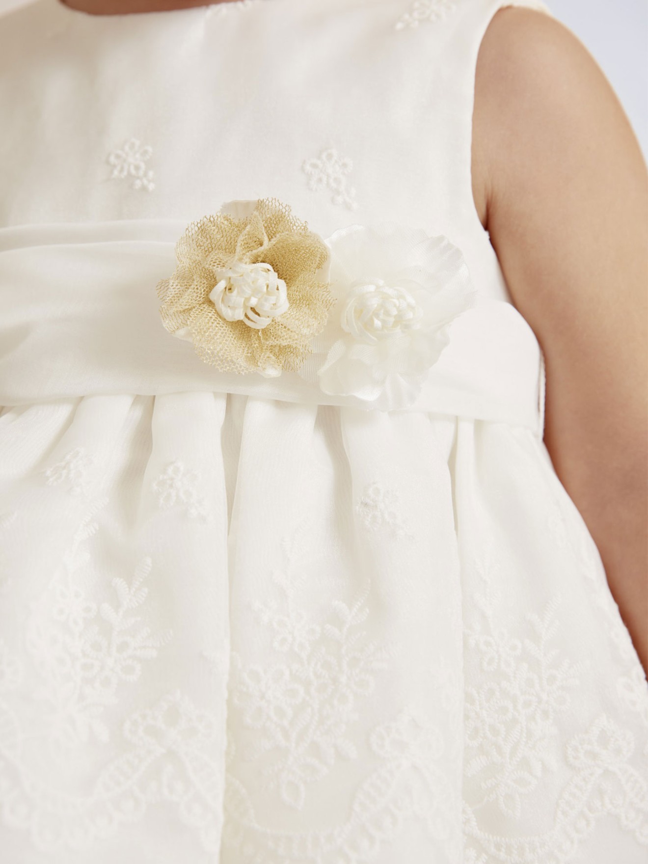 Vestido em Organza Bordado