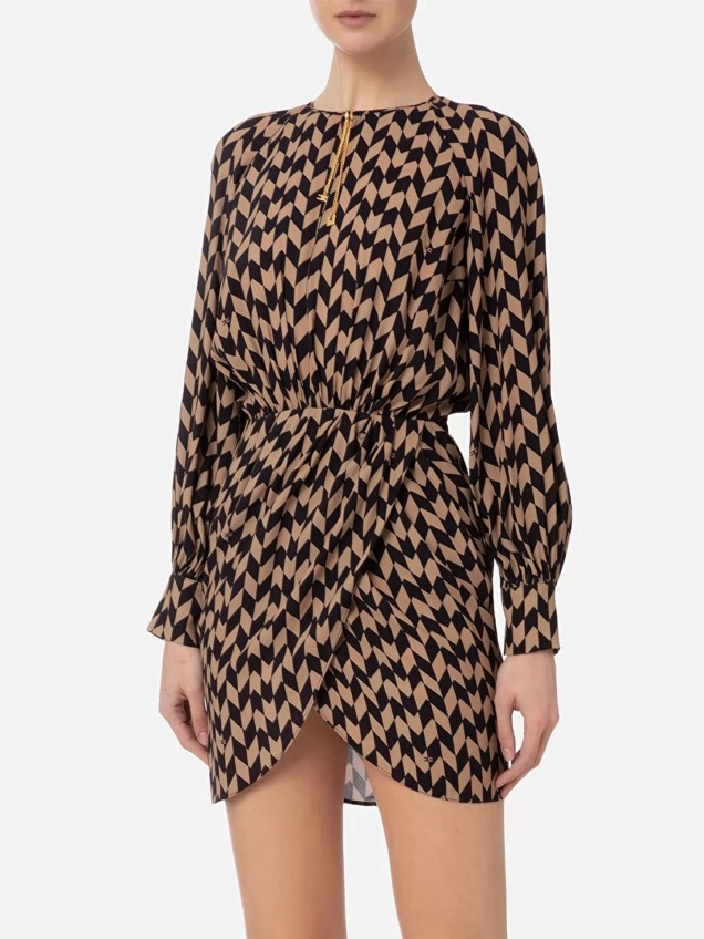 Vestido com Padr�o