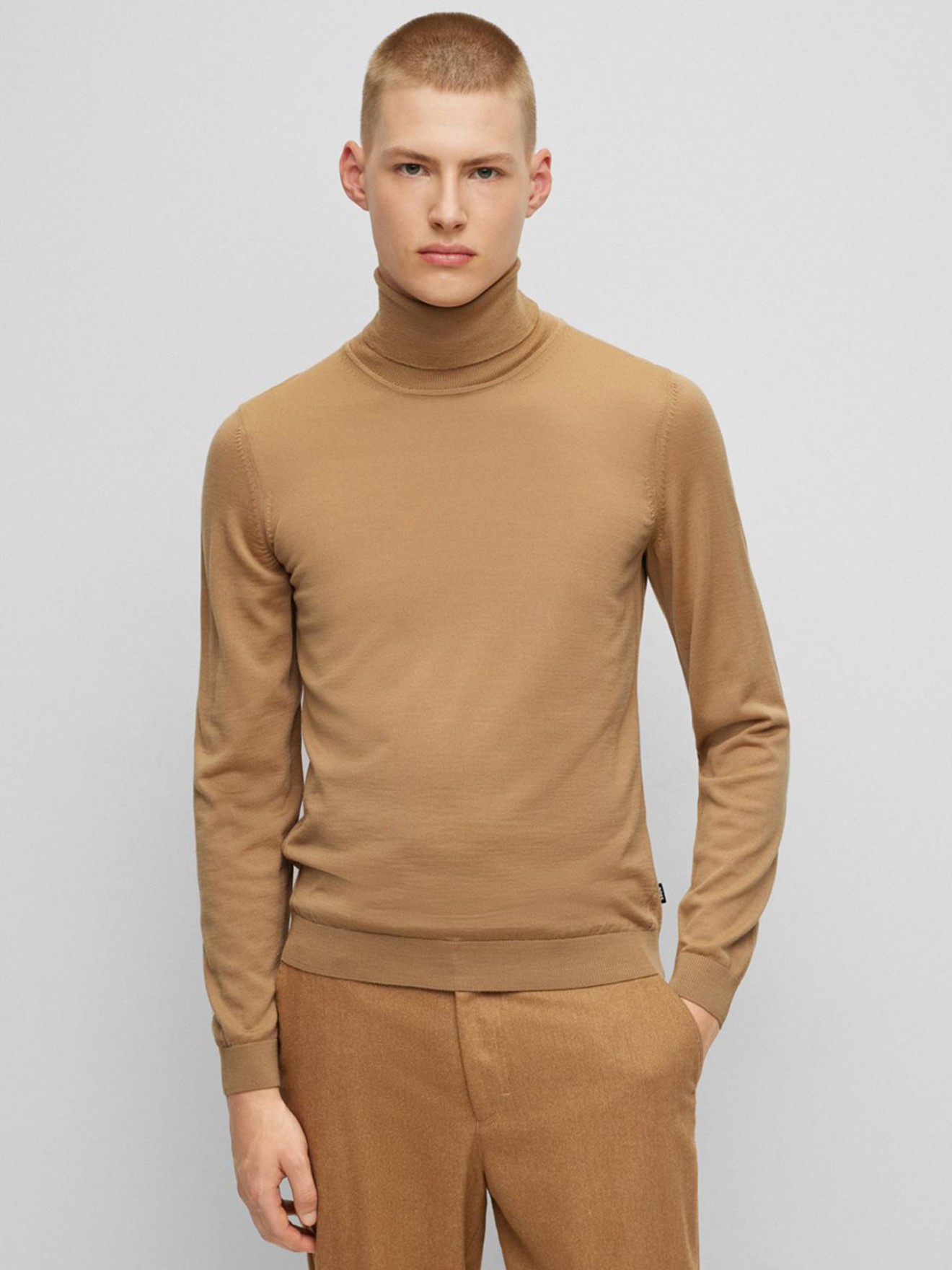 Camisola de Gola Alta Slim FIt