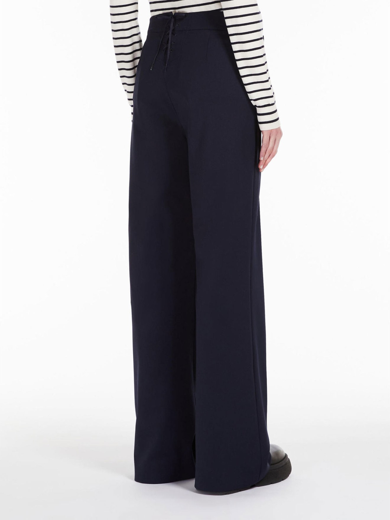 Cal�as Flared Fit