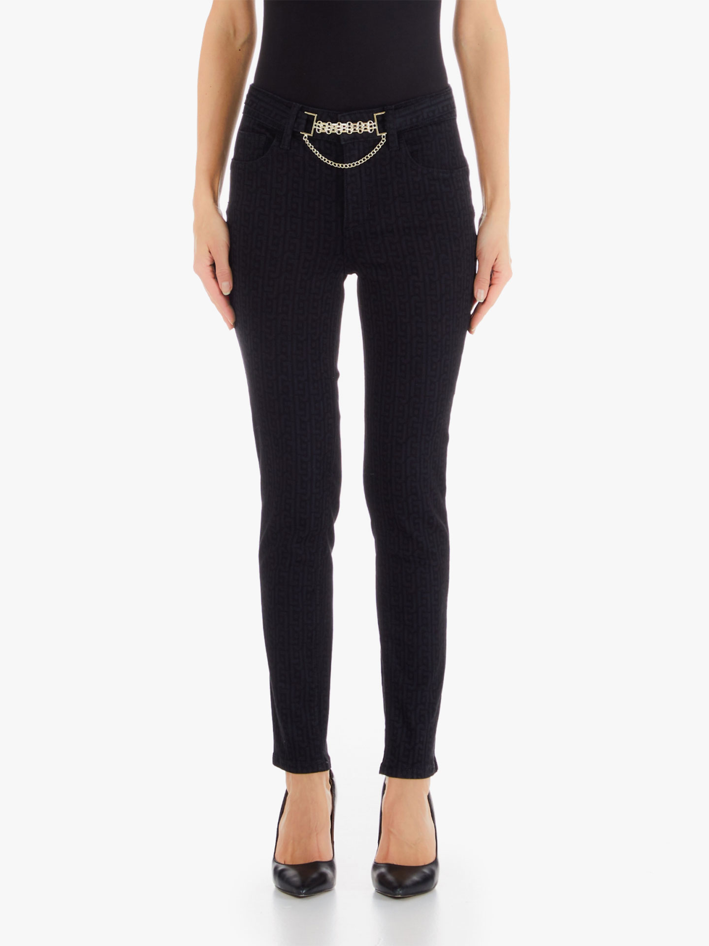 Calças Slim Fit
