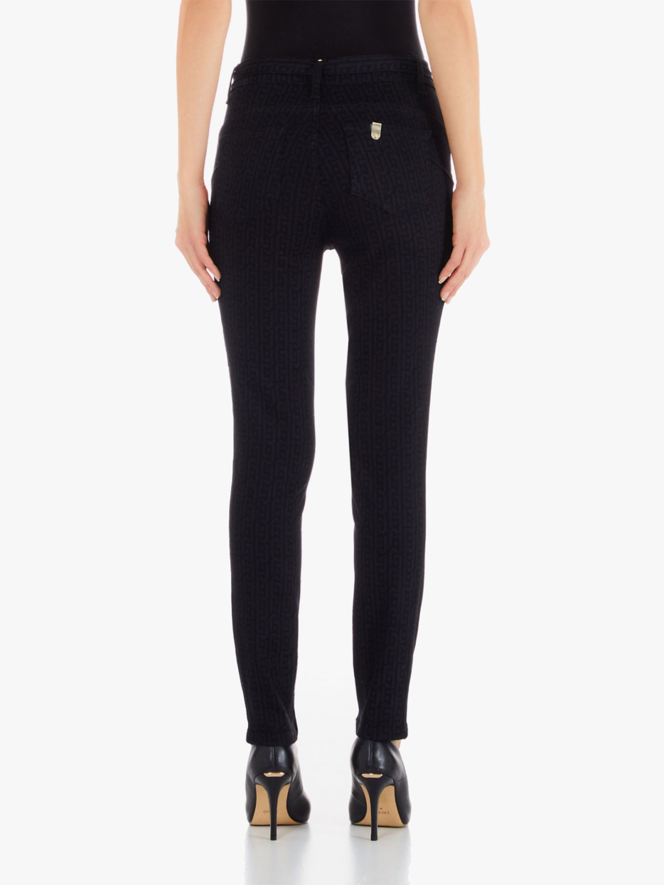 Cal�as Slim Fit
