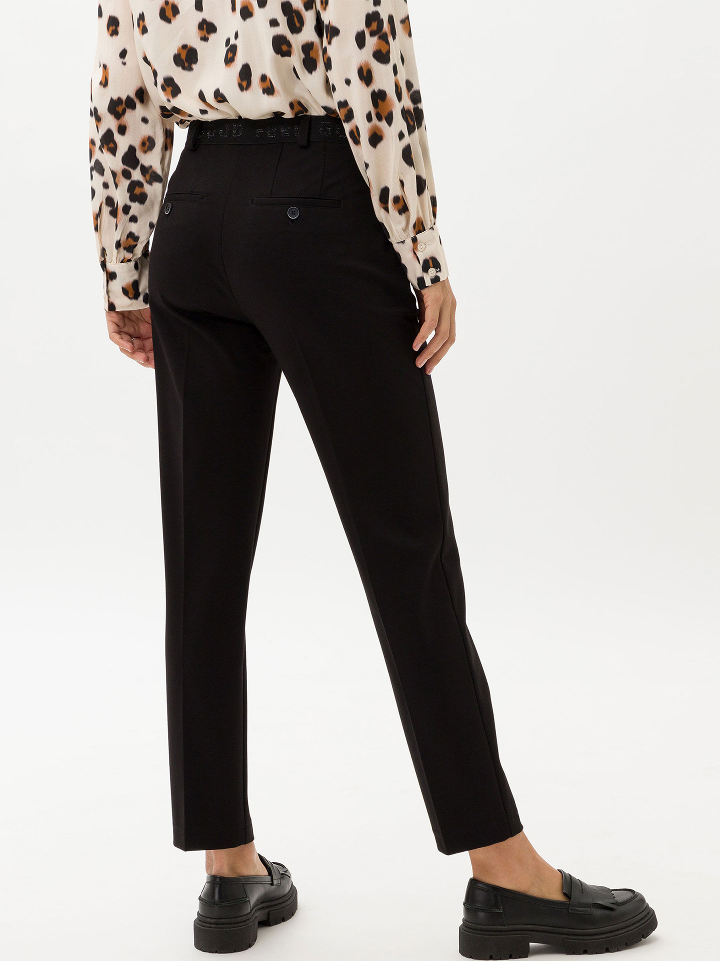 Calças Cropped Fit