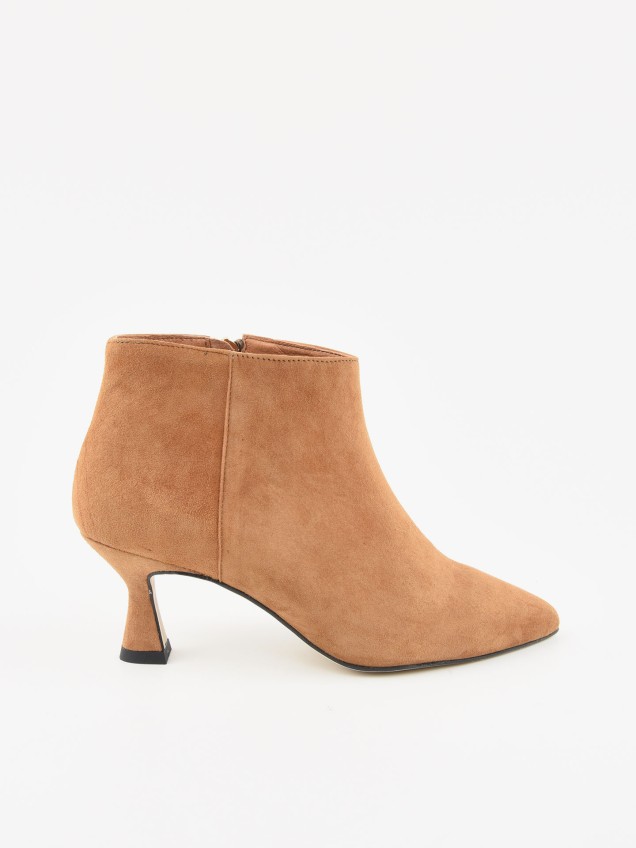 Botins em Suede