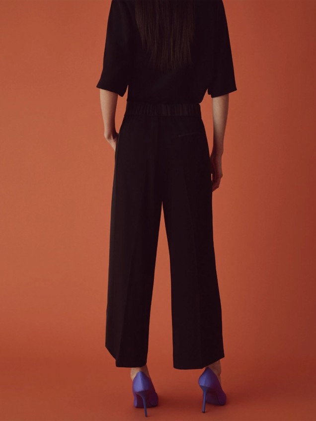 Calças Cropped Fit