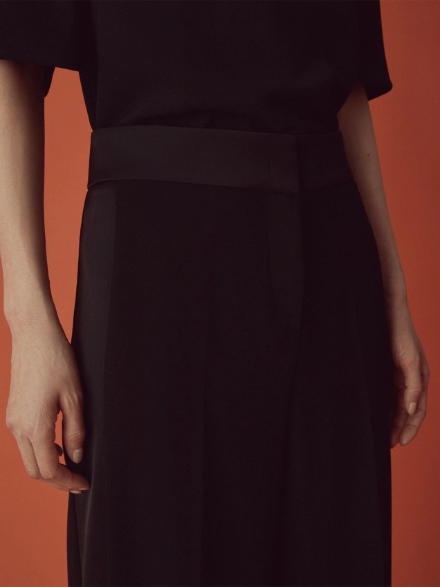 Calças Cropped Fit