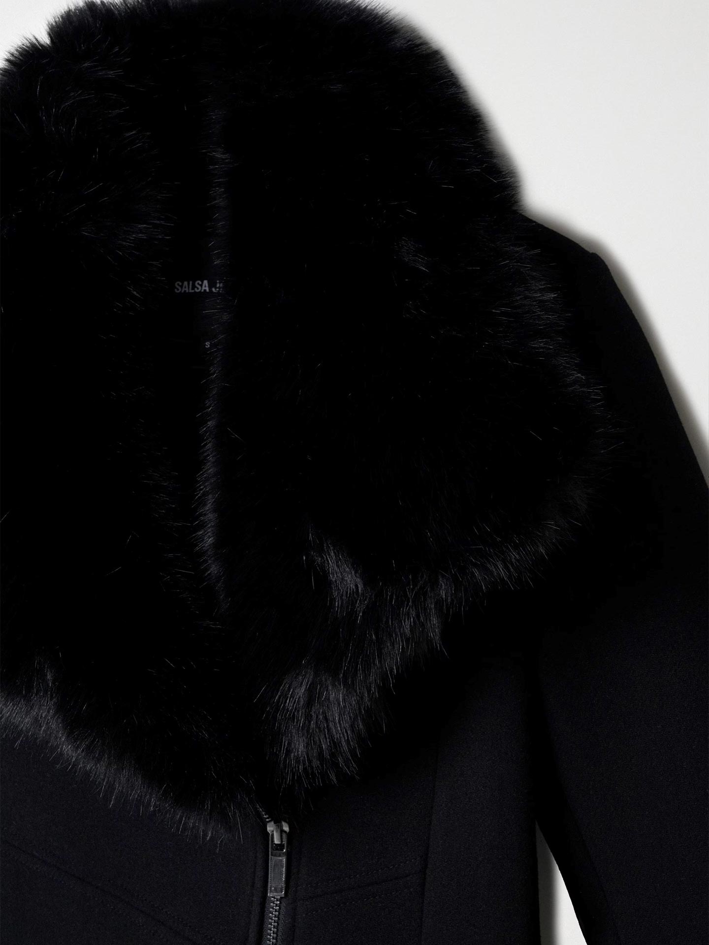 Casaco com Gola de Pelo