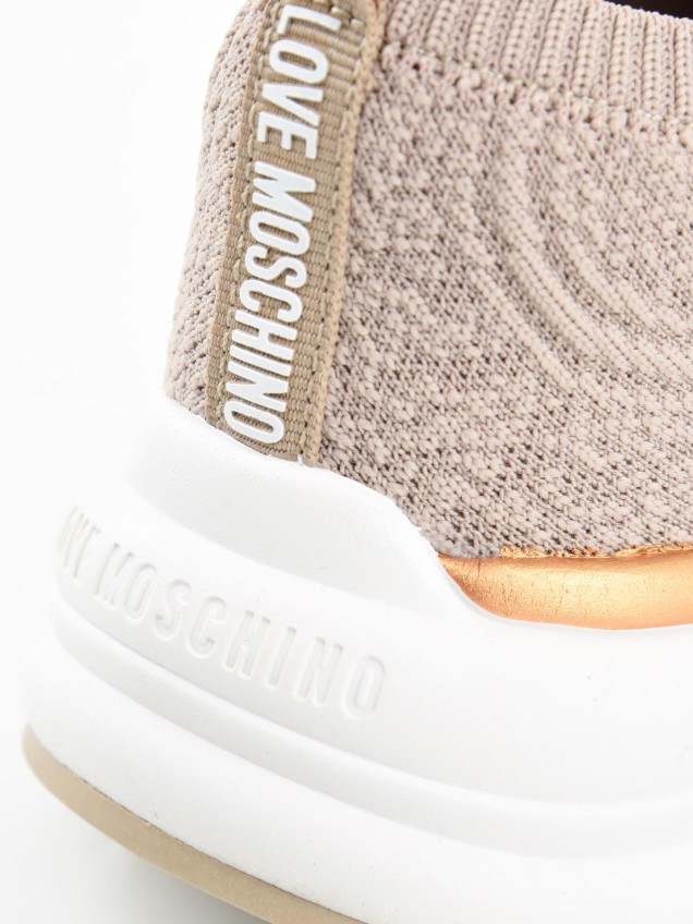 Sapatilhas com Cunha