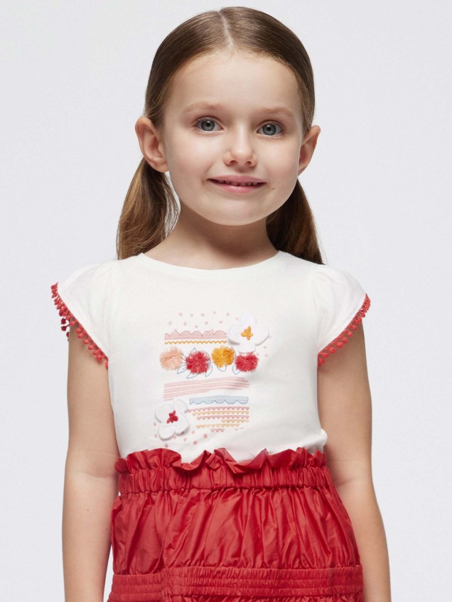 T-Shirt com Apliques