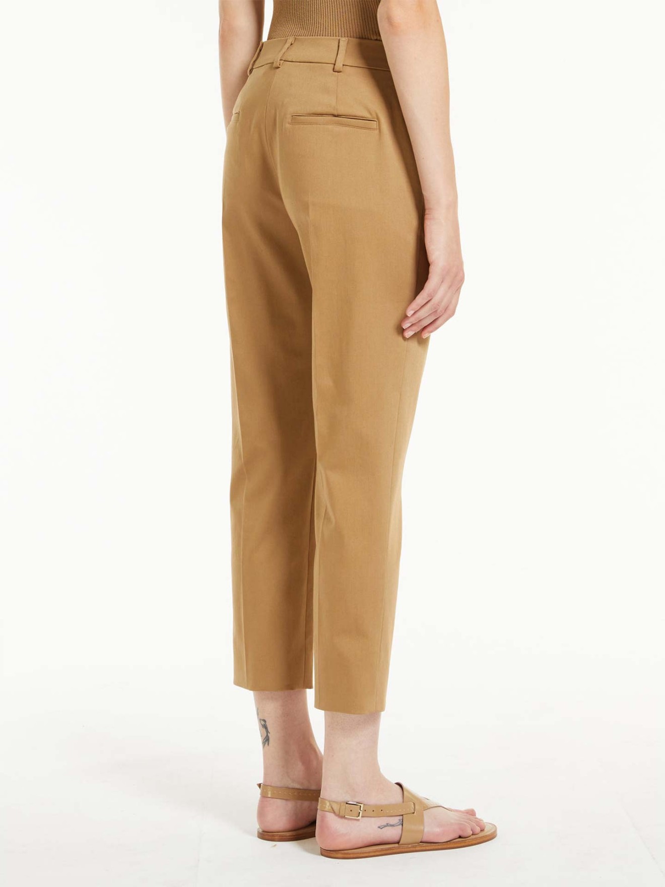 Calças Cropped Fit