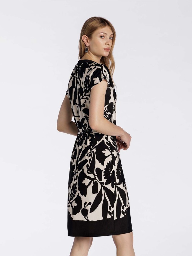 Vestido com Padrão
