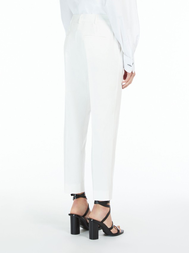 Calças Cropped Fit