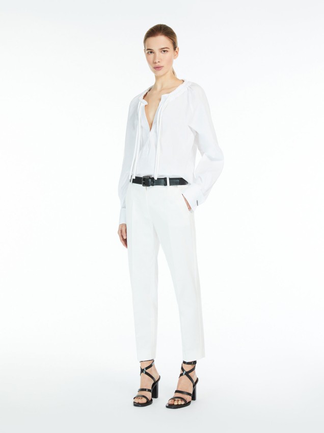 Calças Cropped Fit