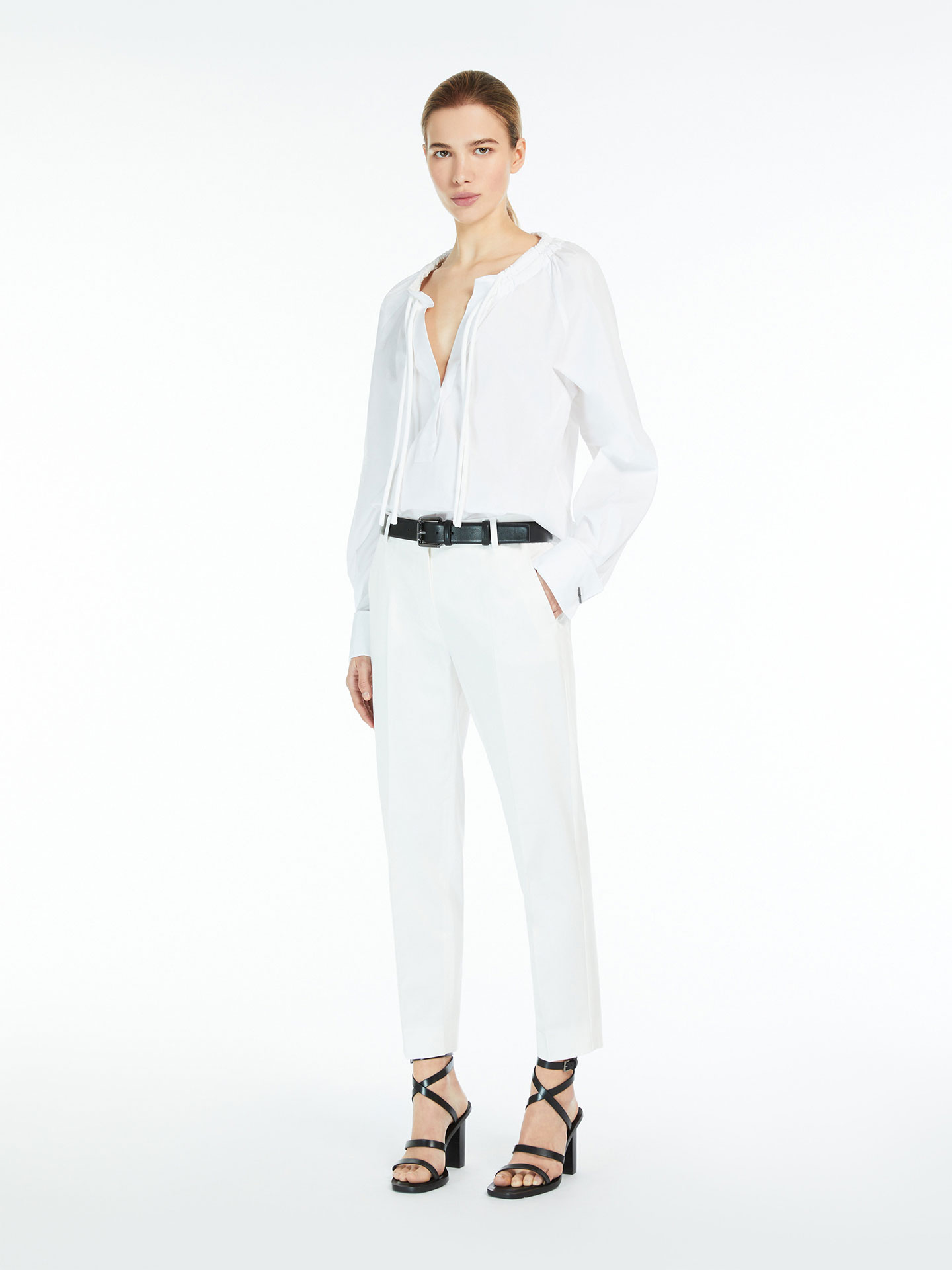 Calças Cropped Fit